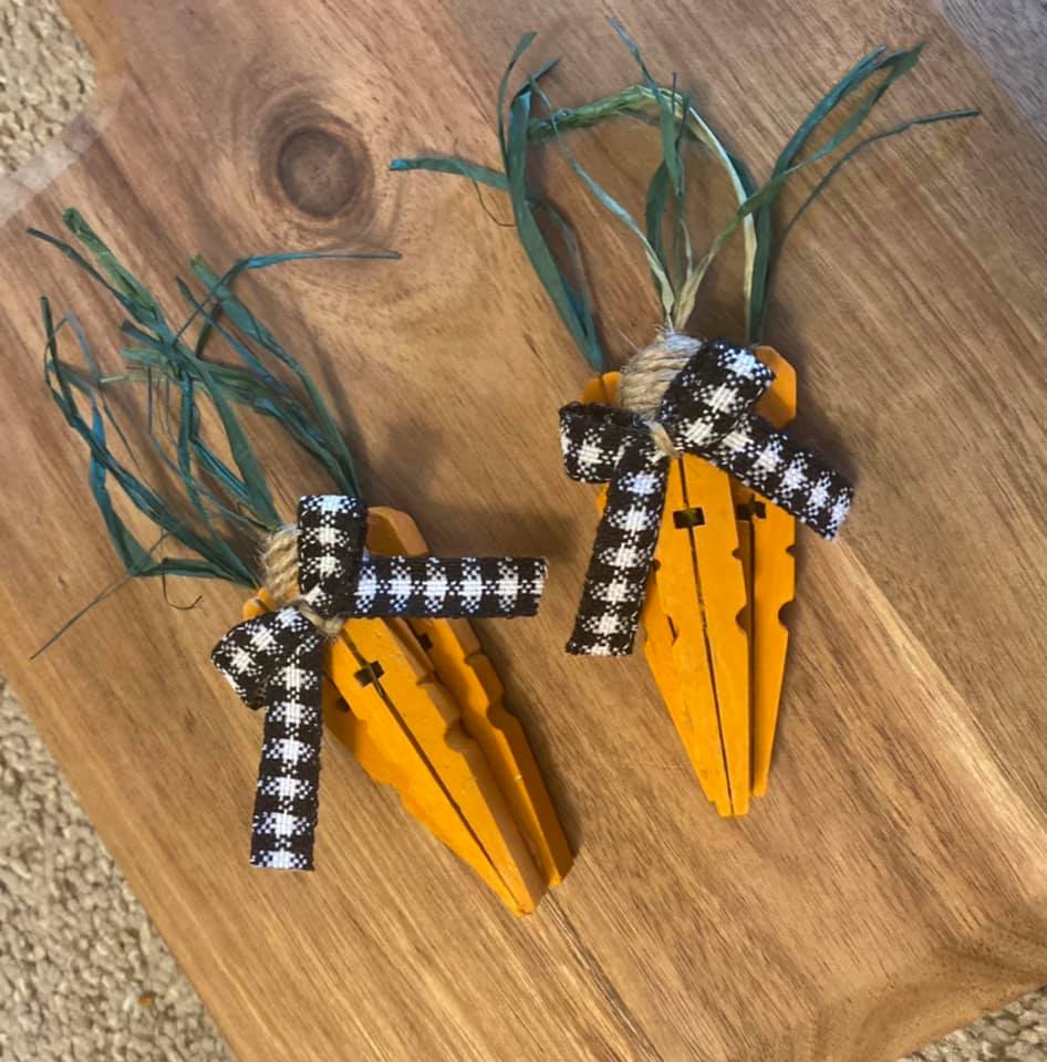 Clothespin Carrots (DIY Easter Decor)